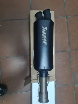 Escape Akrapovič para Moto