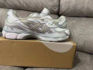 Asics Gel NYC gris y blanco