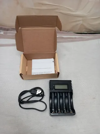 Caricabatterie AA USB