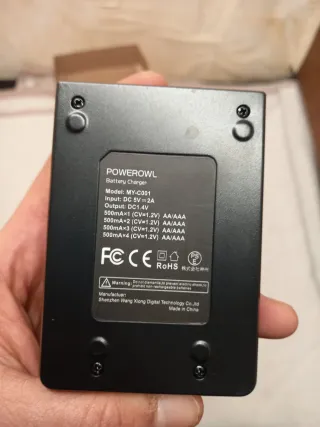 Caricabatterie AA USB