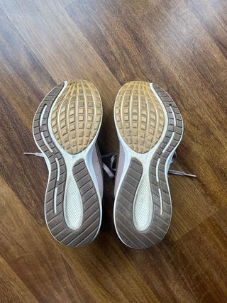 Zapatillas Nike Rosas /logotipo dorado