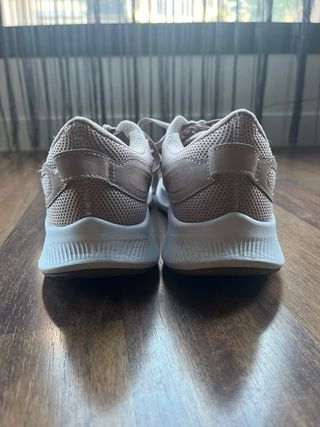 Zapatillas Nike Rosas /logotipo dorado