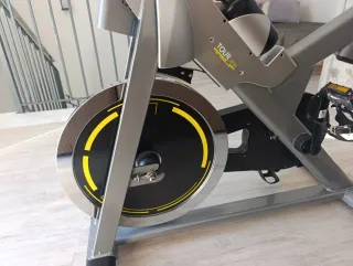 Bicicleta spinning VOLANTE DE INERCIA 25 KG.