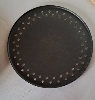 Pentola barbecue con diversi componenti