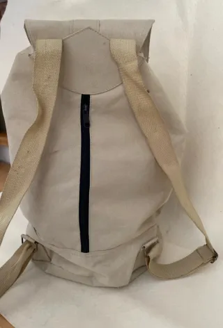 Mochila de lona beige