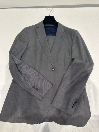 Traje Purificación García Gris y Azul