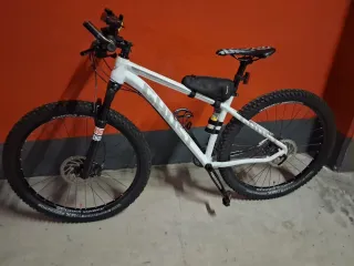 Bicicleta GHOST Kato Pro 6 27.5
