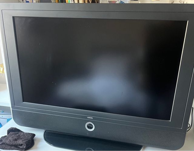 Televisión Loewe Negra