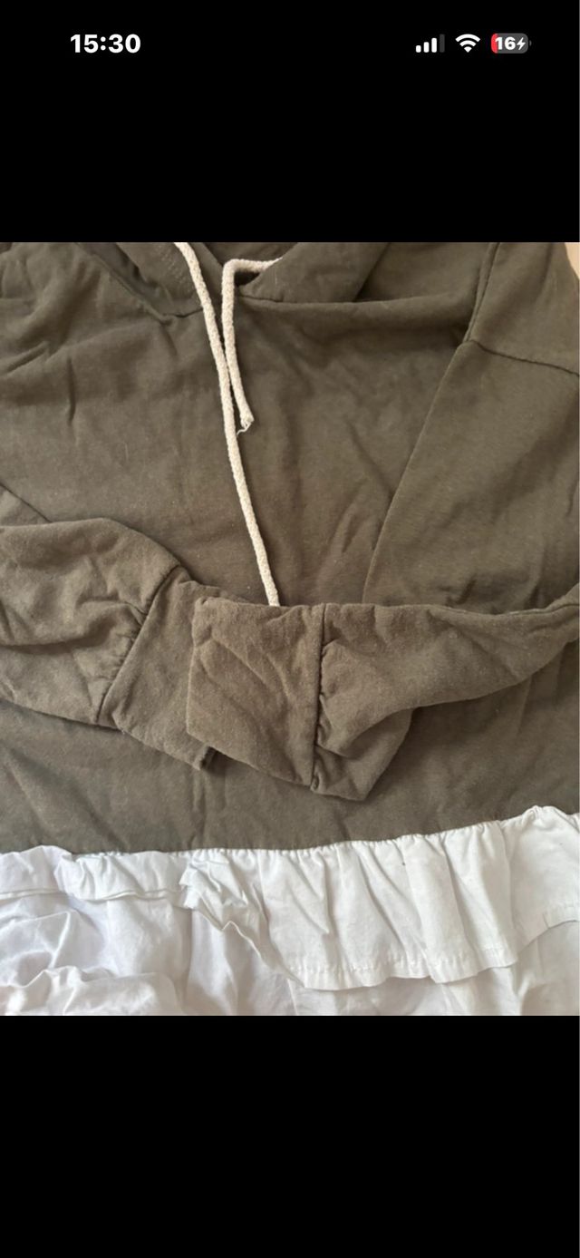 Sudadera verde y blanca