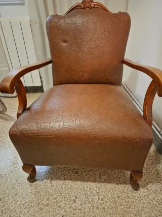 Poltrona in pelle e legno