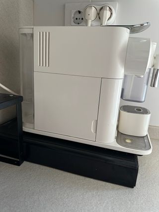 Cafetera Nespresso Lattissima One Blanca