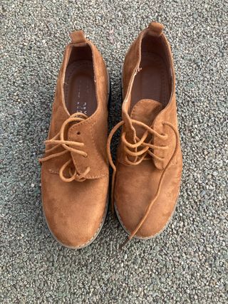 Zapatos de ante marrones