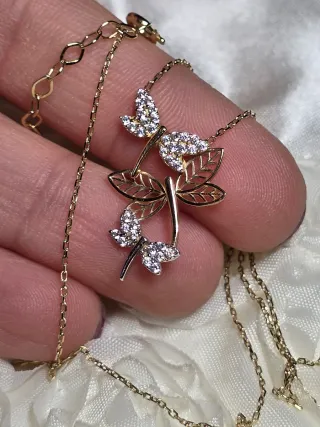 Collana 14kt oro con ciondolo a forma di libellula