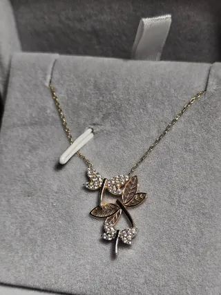 Collana 14kt oro con ciondolo a forma di libellula