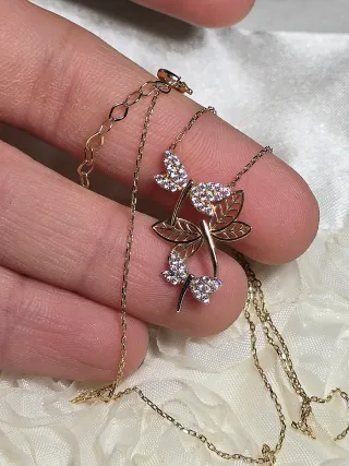 Collana 14kt oro con ciondolo a forma di libellula
