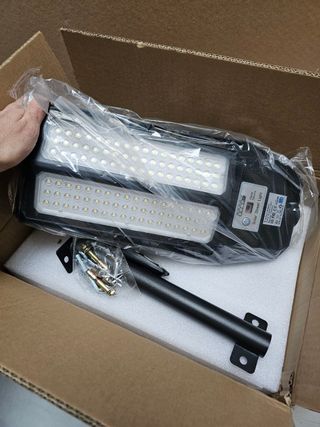 2 Lampioni Solari 3000W