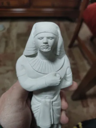 Figuras escayola: Capitán Romano y Egipcio