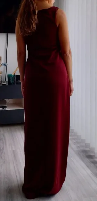Vestido de fiesta elegante, granate casi sin uso
