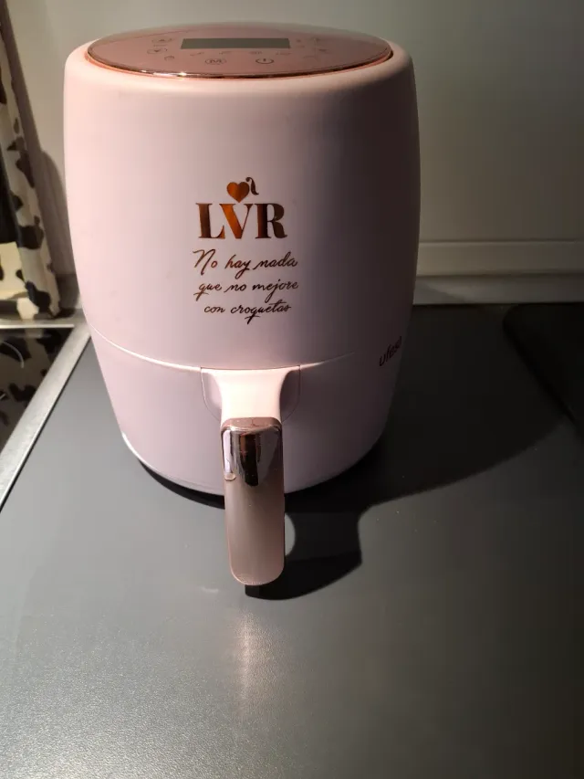 Freidora de aire rosa LVR