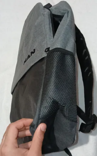 Mochila MAN gris y negra
