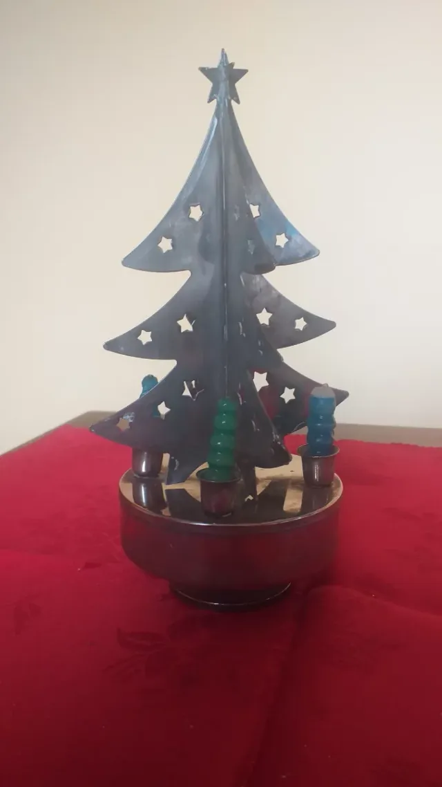 Árvore musical decorativa com 4 velas e gira