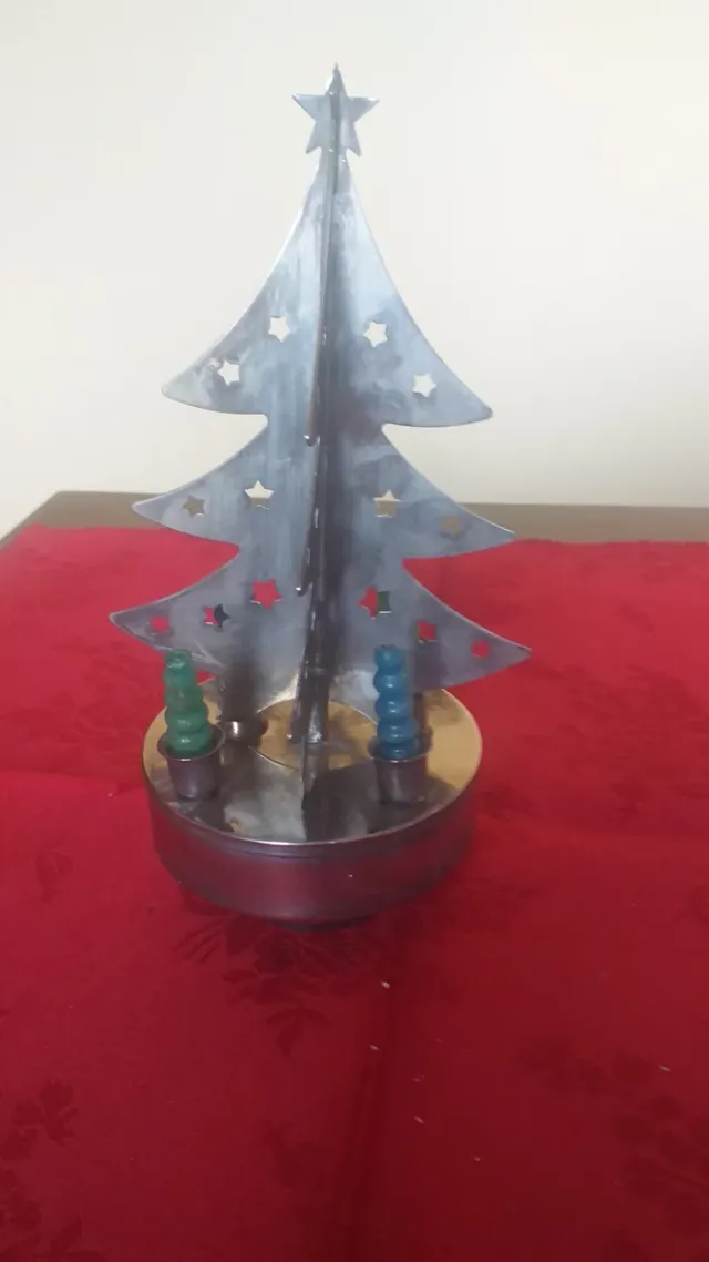 Árvore musical decorativa com 4 velas e gira