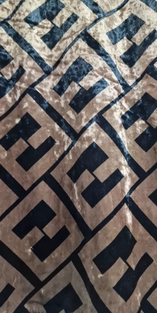 Camiseta terciopelo estampado geométrico