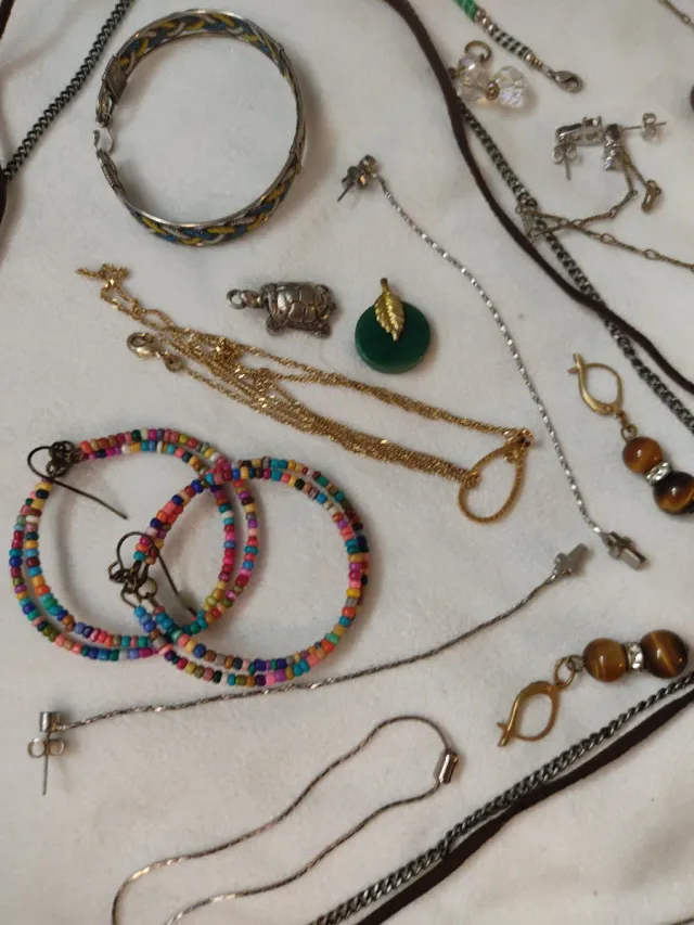 Lote de bijuterias variadas