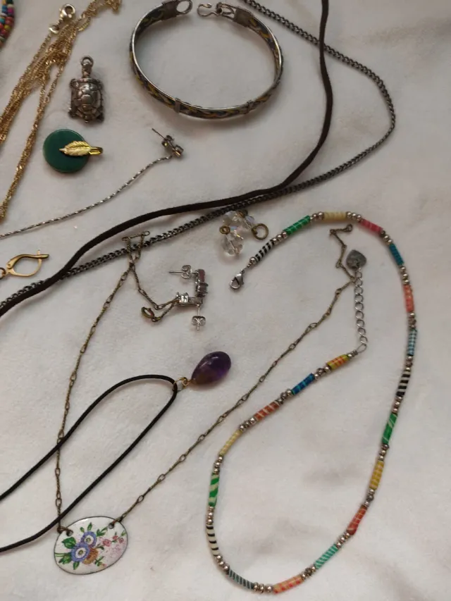 Lote de bijuterias variadas