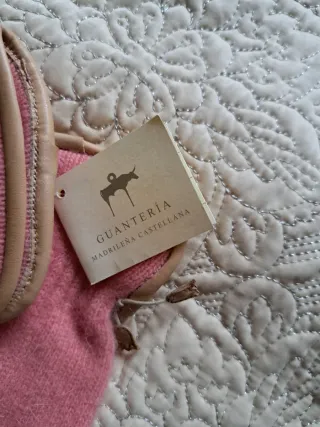 Guantes de lana rosa. Nuevos