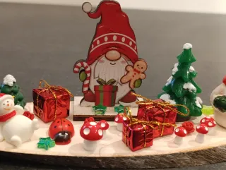 Portafoto Natalizio Gnomo con Alberi e Pupazzi