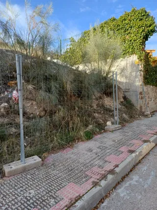 3 Vallas de obra metálica sin base de hormigon