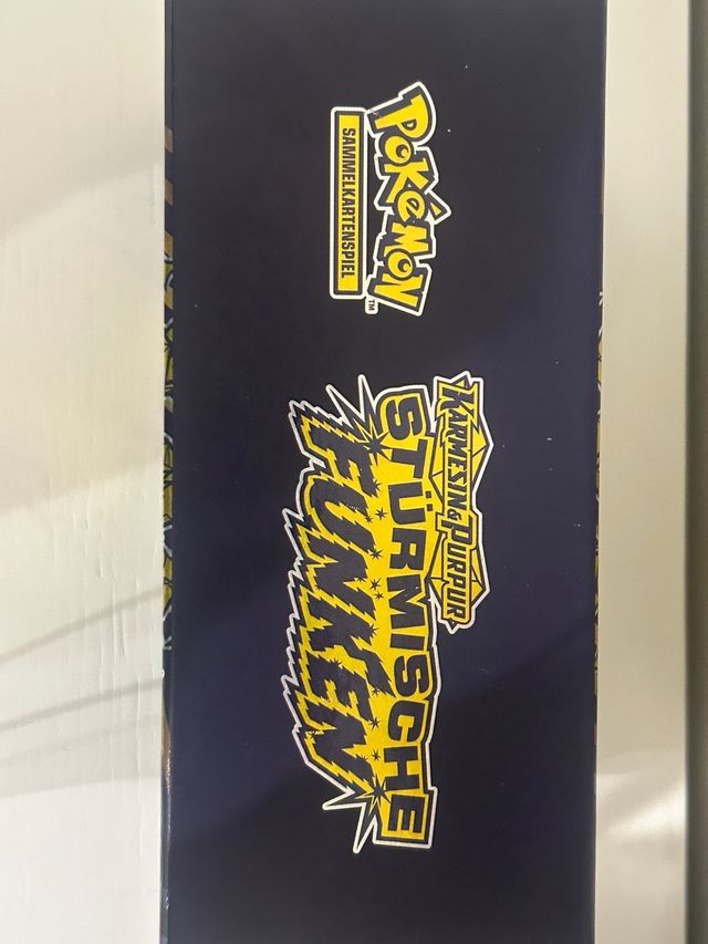 Caja de cartas Pokémon Pikachu