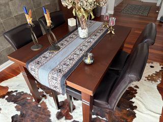 Bonita Mesa de salón con 4 sillas