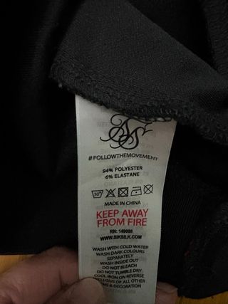 Sudadera SikSilk Negra con Detalles Rojos