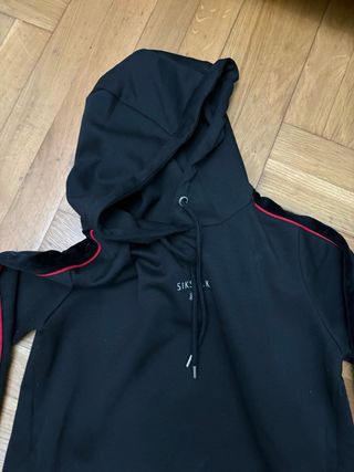 Sudadera SikSilk Negra con Detalles Rojos