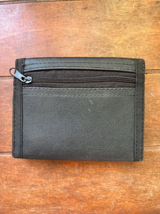 Cartera Nike Negra con Logo Verde