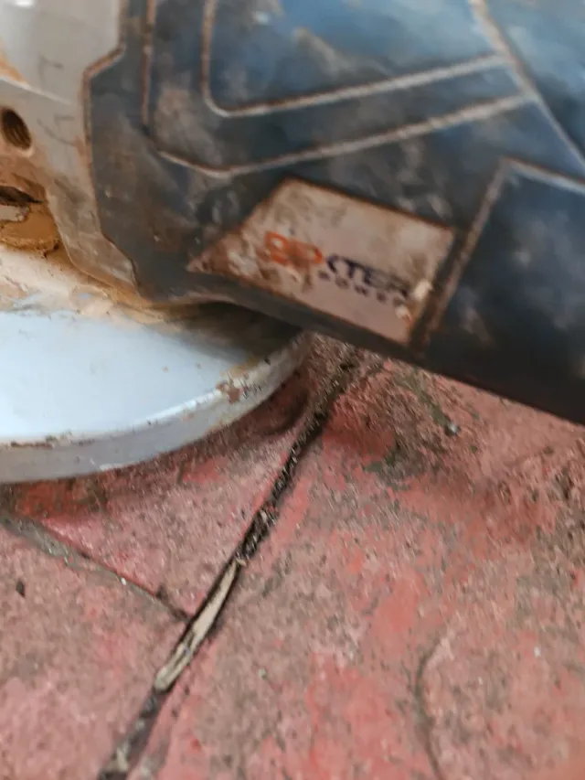 Amoladora/ Radial Dexter 2100W Usada