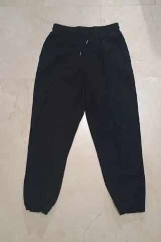 Pantalones chándal Stradivarius negros