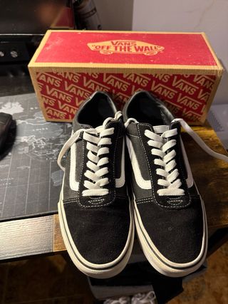 Zapatillas Vans clásicas Negras y Blancas talla 40