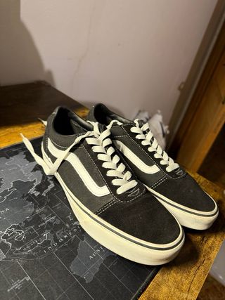 Zapatillas Vans clásicas Negras y Blancas talla 40