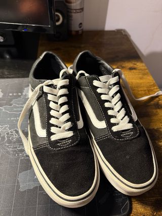 Zapatillas Vans clásicas Negras y Blancas talla 40