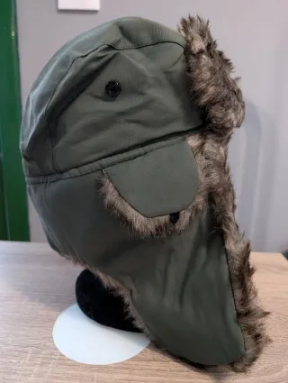 Gorro de nieve verde militar con orejeras