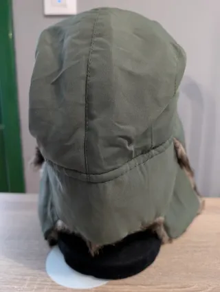 Gorro de nieve verde militar con orejeras