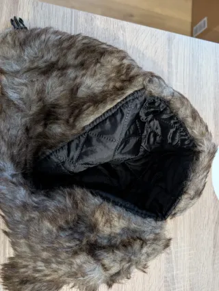 Gorro de nieve verde militar con orejeras