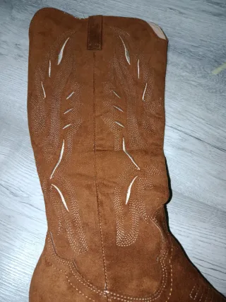 Botas cowboy marrones talla 41 sin estrenar