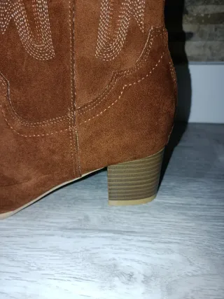 Botas cowboy marrones talla 41 sin estrenar