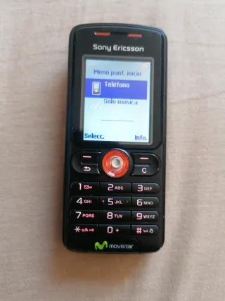 Telefono mobile Sony Ericsson nero e arancione