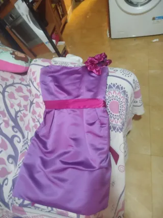 Vestido morado de fiesta