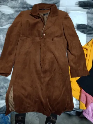 Traje chaqueta y falda marrón